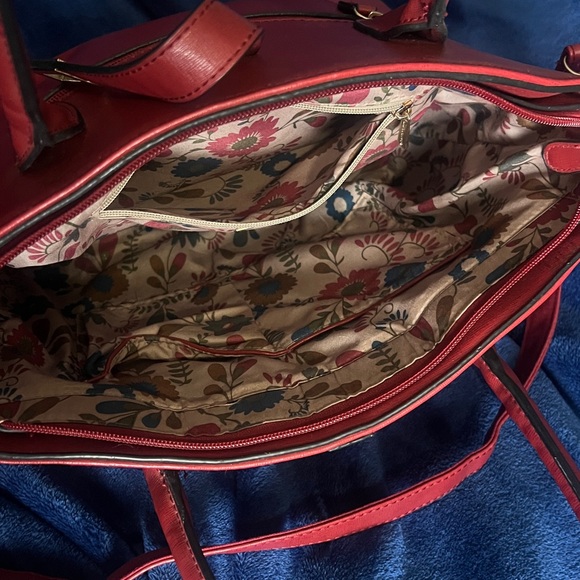 DAVID JONES PARIS LEATHER TOTE IN BURGUNDY Medium - Picture 16 of 16